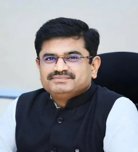 श्री. पराग सोमण (भा.प्र.से.)